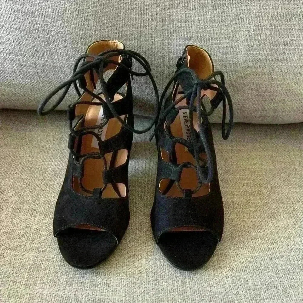 Steve Madden | NWT lace up chunky black block  heels size 7